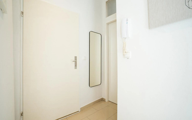 Modern and lovely apartment next to subway station