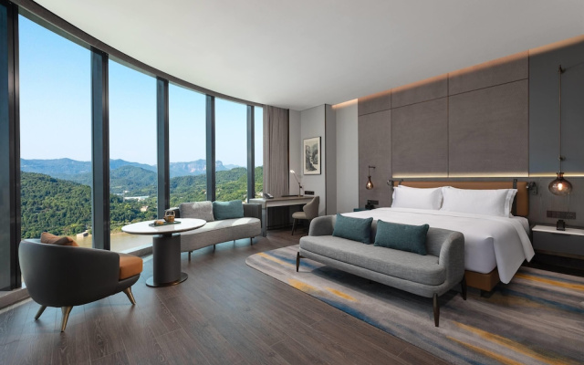 Wyndham Grand Yichang Riverside – Guest Rooms – Yichang