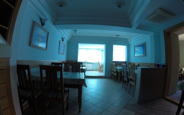 Hotel Lav