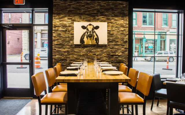 Cobblestone Hotel & Suites – Chippewa Falls