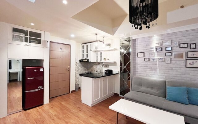 Stylish Studio Room At Apartment Vida View Makassar