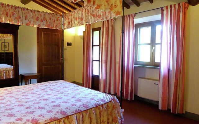 Beautiful Villa in Lari, with swimming pool