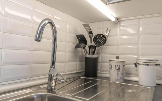 #044 Modern Flat Sea View Old Town