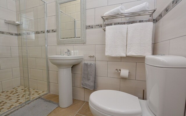 The Blue Sapphire Guesthouse