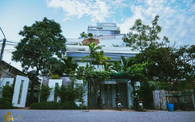 Hotel Five.S