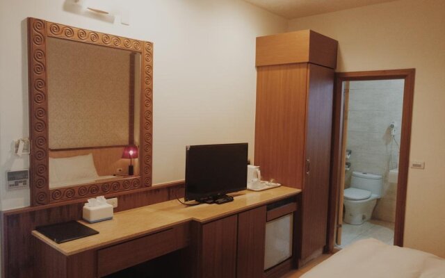 Jade Spring Hot Spring Hotel