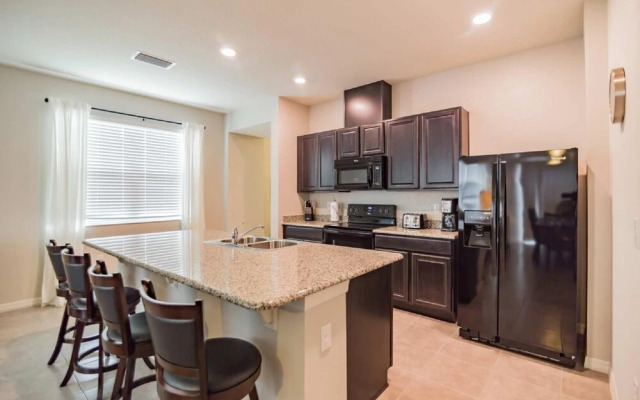 5131 Compass Bay