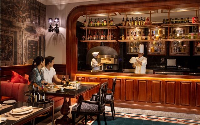 Silk Path Grand Hue Hotel