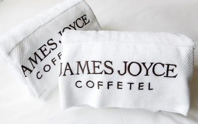 James Joyce Coffetel (Xi'an Huaqing Chi Branch)
