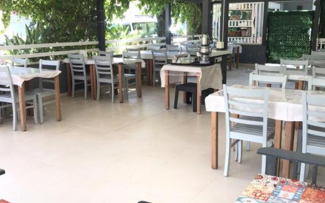 Cesme Life Otel