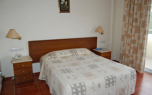 Moniatis Hotel