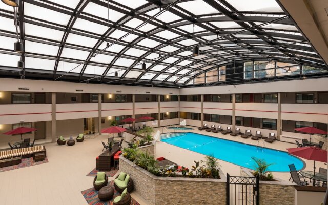 Best Western Premier Milwaukee-brookfield Hotel And Suites