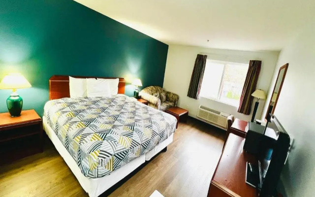 Studio 6 Suites Portland OR- I-5 OHSU