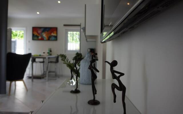 Casa Dina