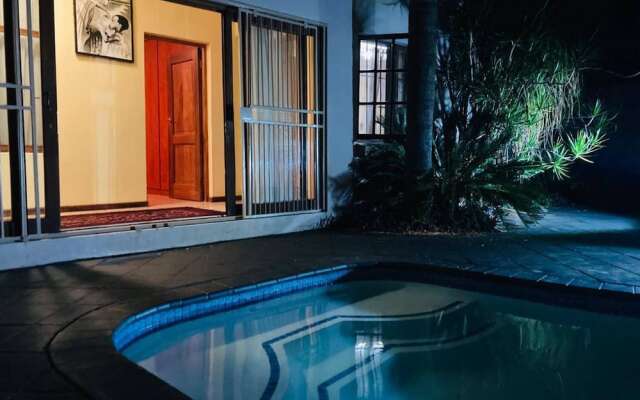 Room in Guest Room - Mash On 569 Rupert st