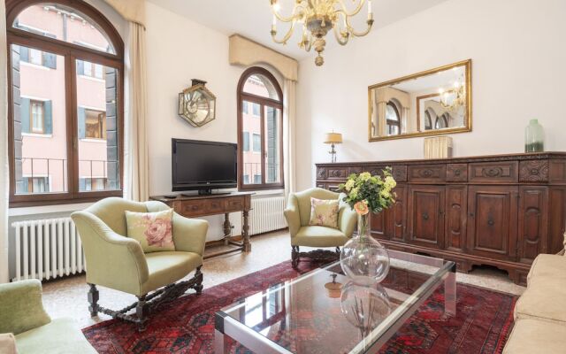 Ve.NI.Ce Cera Casa Dolce Vita