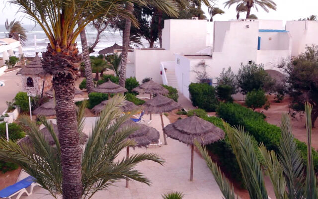 Hari Club Beach Resort