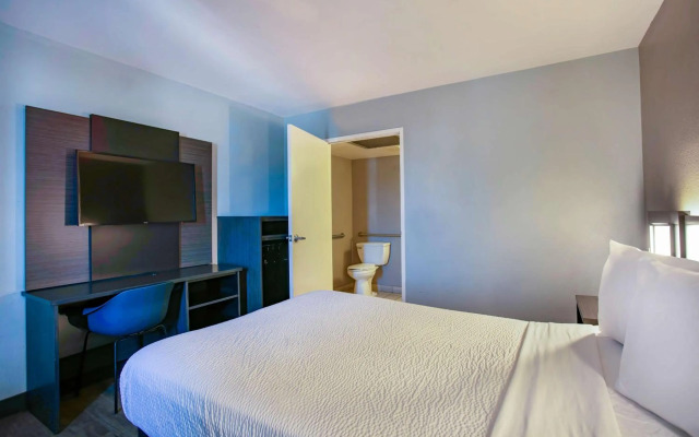 Motel 6 Kingman, AZ - Route 66 East