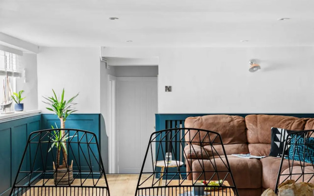 Coombe Bank in Teignmouth