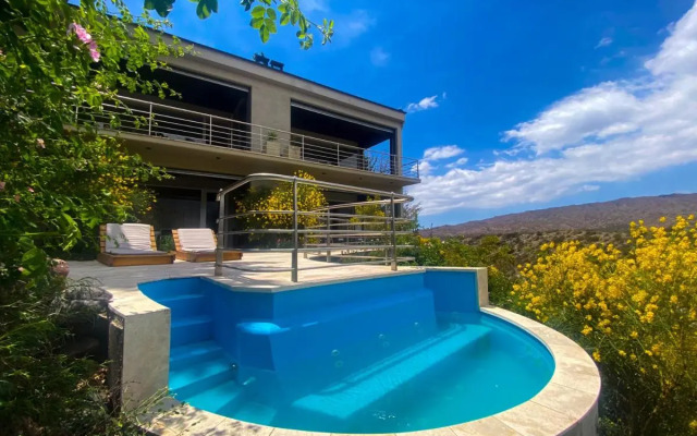 El Carmelo Mountain Lodge