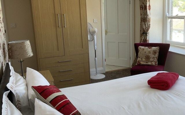 Number 52 Bed & Breakfast