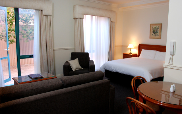 Majestic Tynte Street Hotel – Guest Rooms – Adelaide