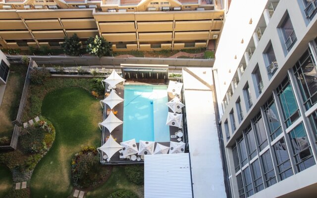 Sandton Smart Apartment Sixteen