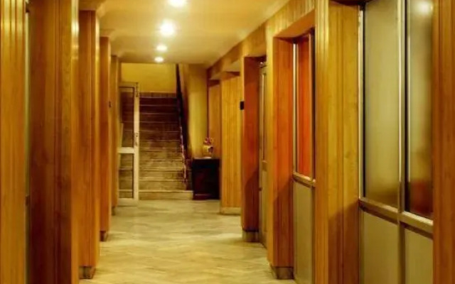 OYO 943 The Hotel Swastik Inn