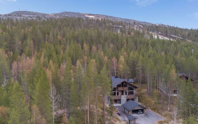 Karhunkieppi 9a. 2 skipasses included