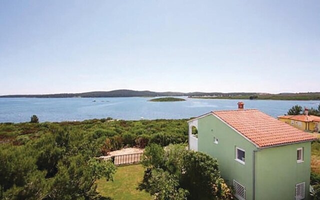 Awesome Home in Pula With 4 Bedrooms and Wifi