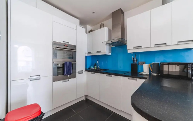 Rotherhithe Riverside Flat