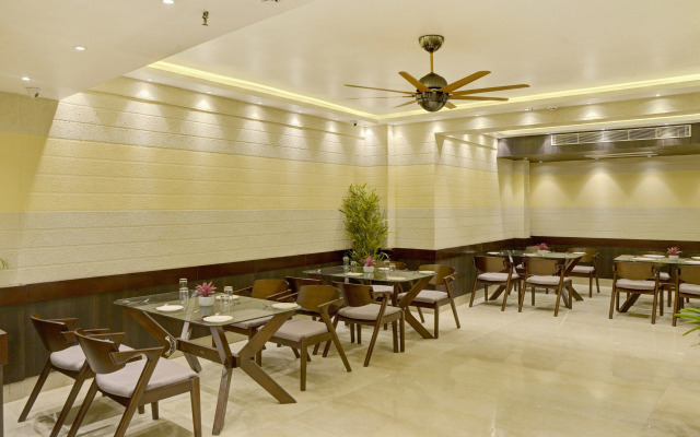 Treebo Premium The Crystal, Chinar Park