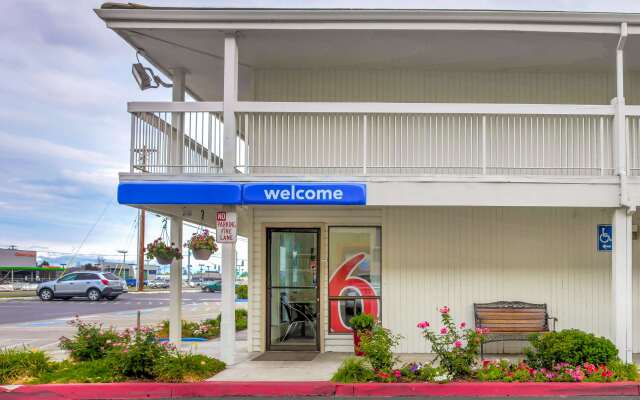 Motel 6 Medford, OR - North