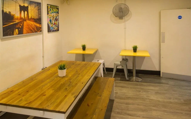 Smart Hyde Park View - Hostel
