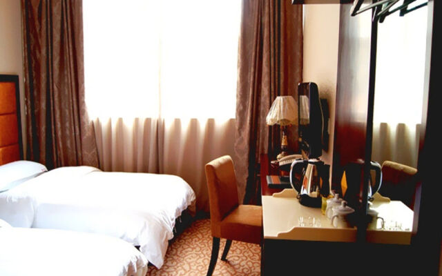 Kunming Tong Yi Business Hotel