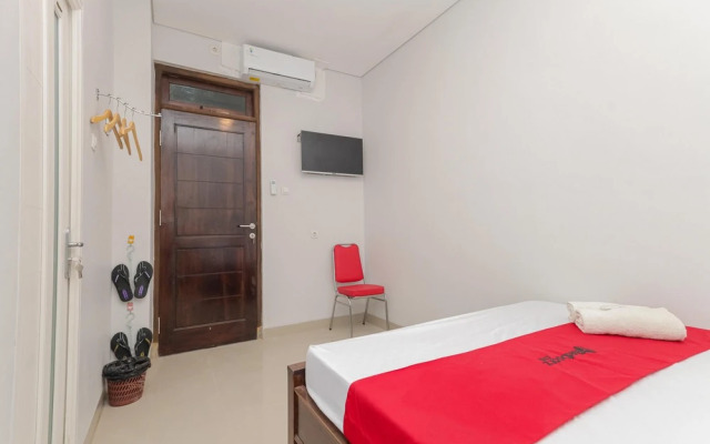 RedDoorz @ Gedangan Sidoarjo