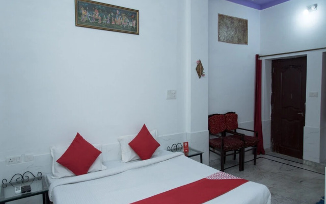 The Girdhar Niwas By OYO Rooms