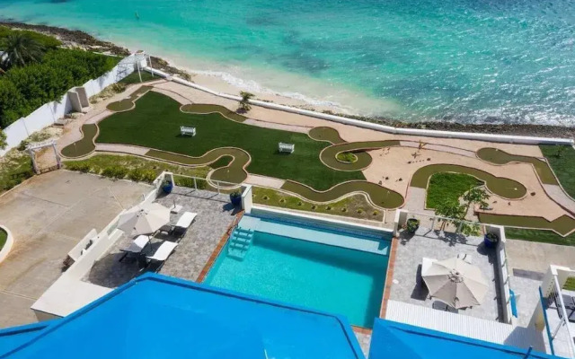 Beachfront Bliss: Private Retreat With Spectacular Views