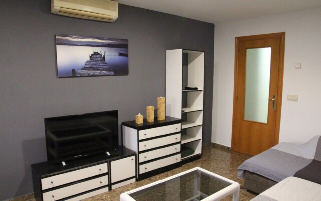 Amplio y comodo apartamento con parking