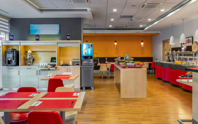 ibis Izmir Alsancak