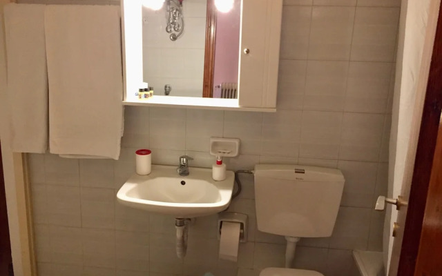 Idiston  Rooms & Suites