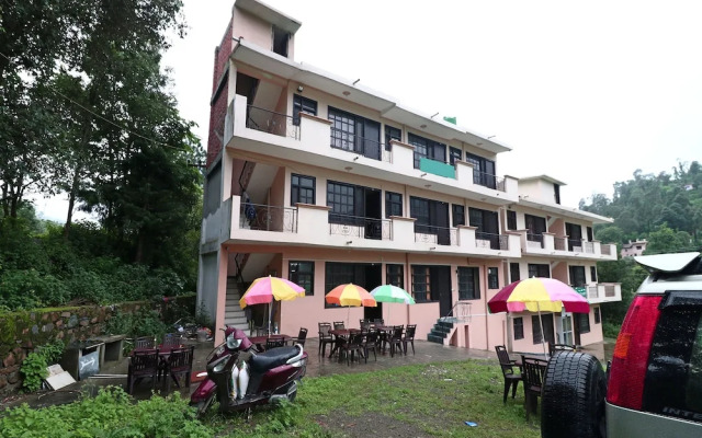 Oyo 15919 Uk Retreat