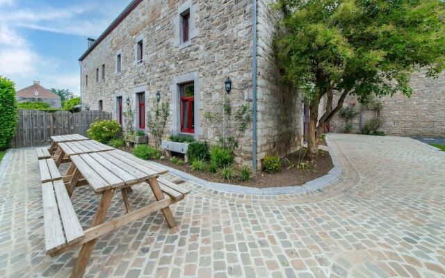 Vacation Home With BBQ Near Hotton