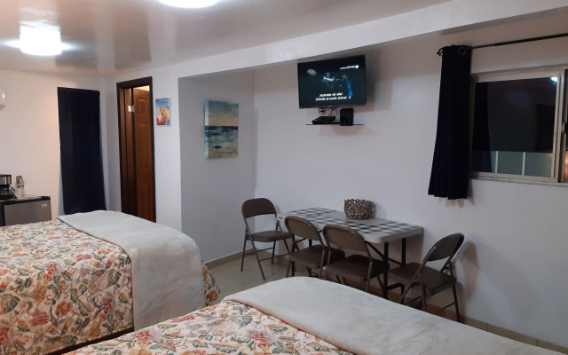 Seaside Hotel & Victor's RV Park