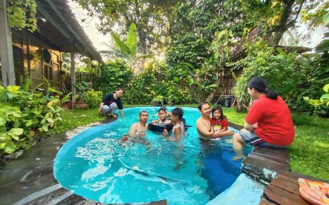 Omah Lila by The Grand Java