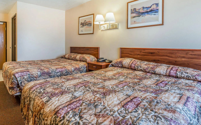 Quality Inn & Suites Salina National Forest Area