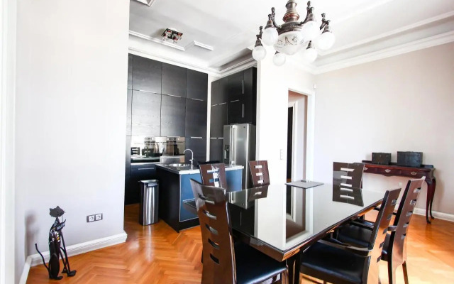 Art Deco Basilica Residence