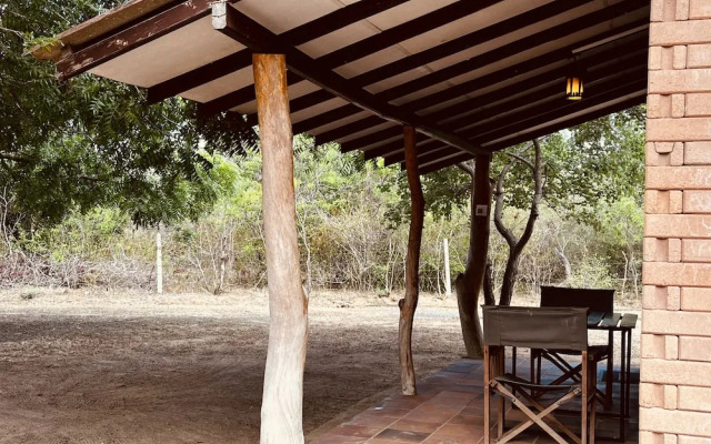 Funky Leopard Safari Lodge Bordering Yala National Park - Hostel