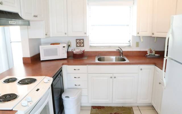 Jamaica Royale 017 - 1 Br Condo