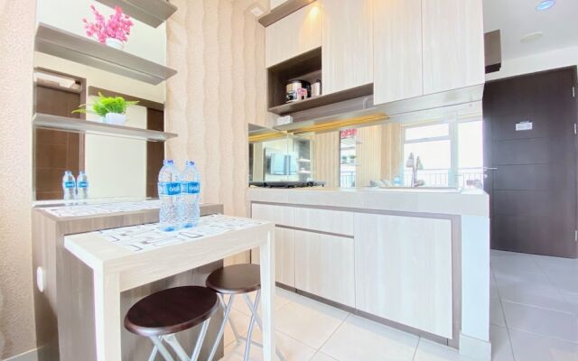 Chic And Cozy 2Br At Mekarwangi Square Cibaduyut Apartment